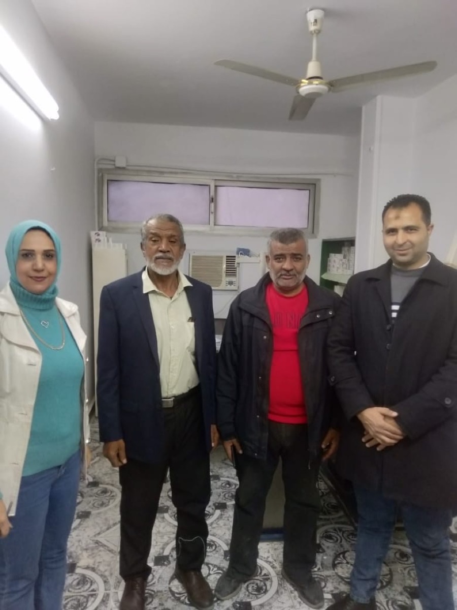 أعضاء من مجلس إدارة الجمعية وضيوفها داخل العيادات الطبية بالمقر، يناير 2024